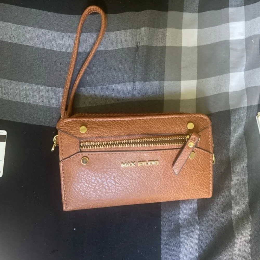 New without tag Max Studio Wallet